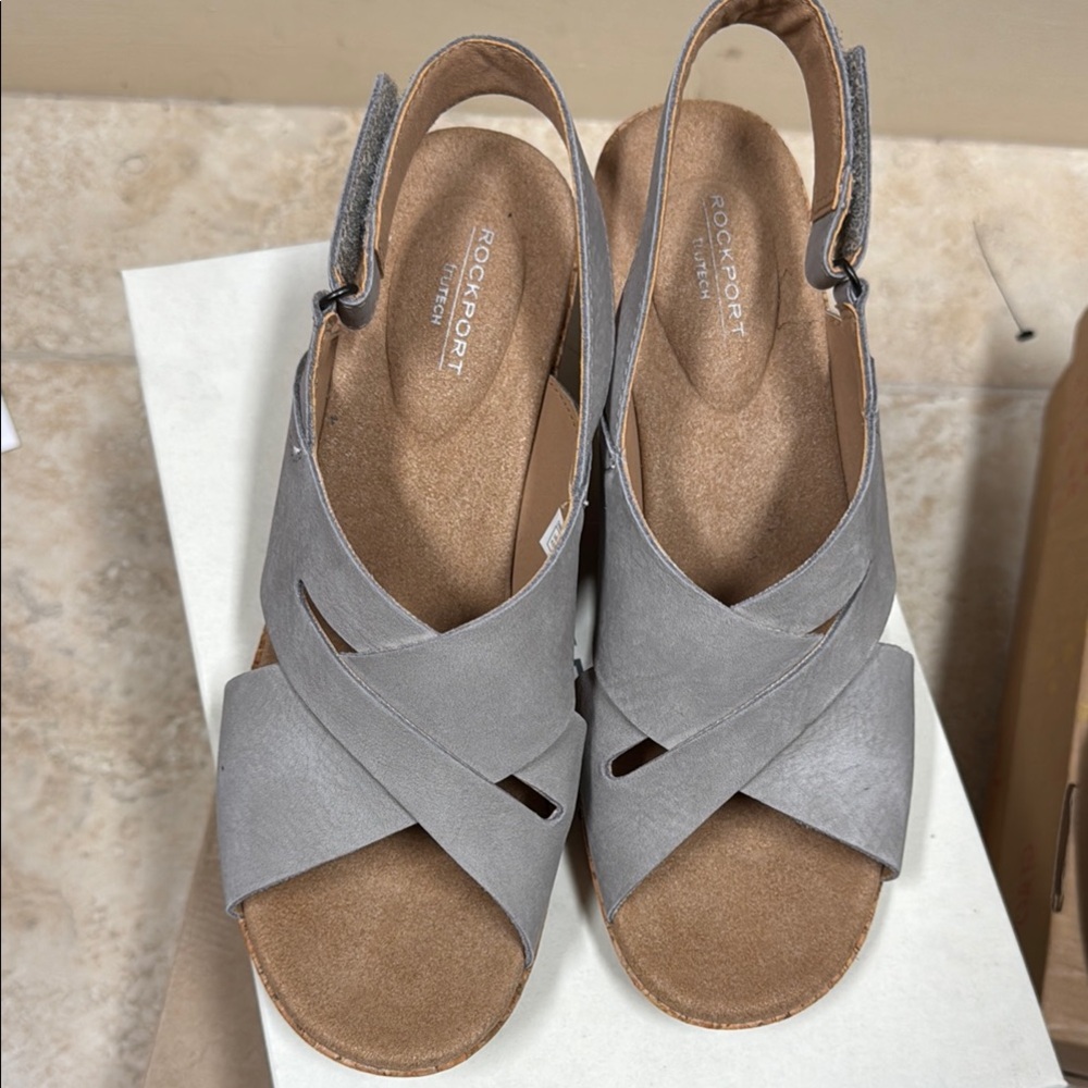 Briah Rockport Gray Minimalist Sandals